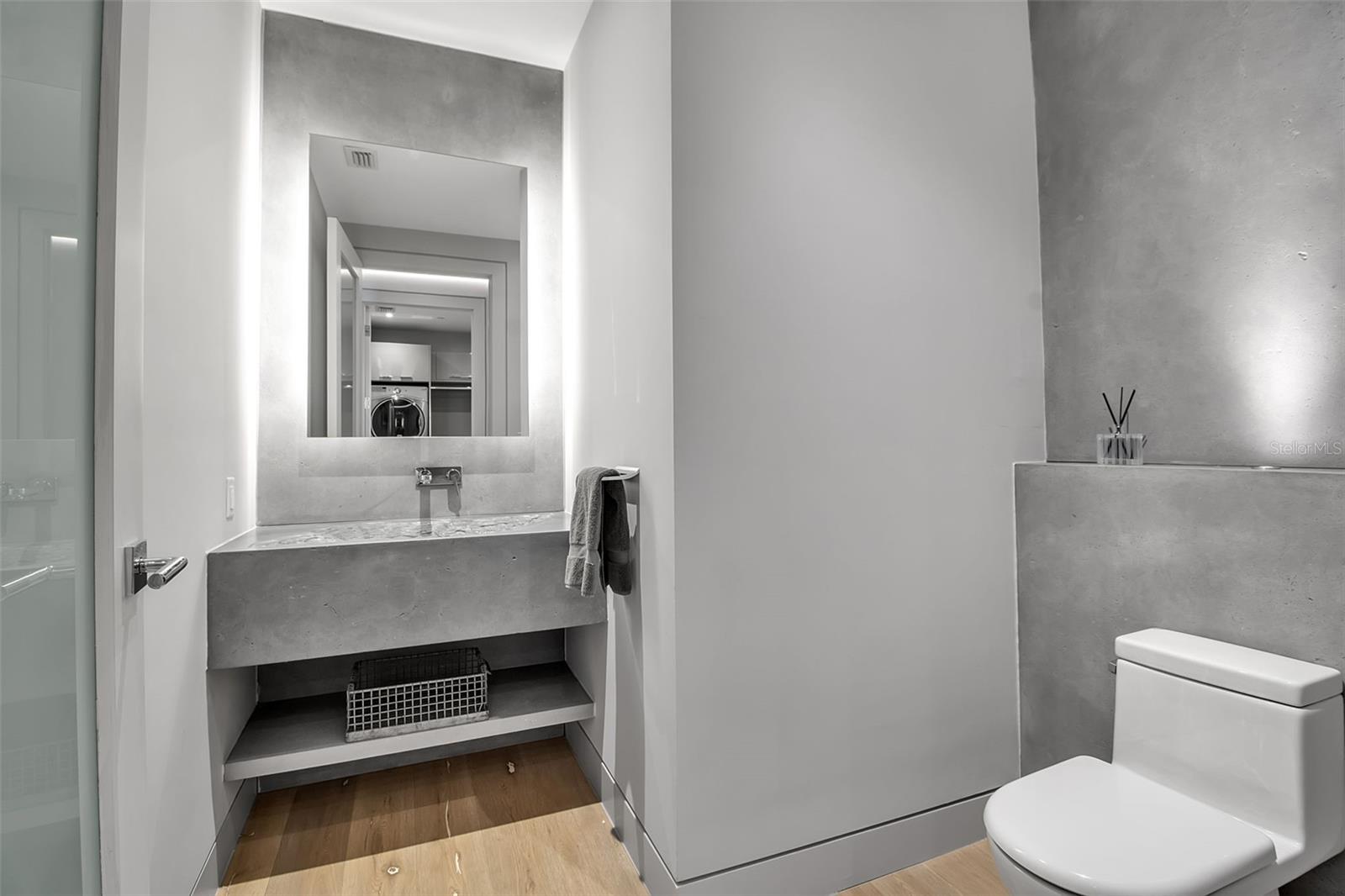 Image 24 of 70 For 188 Golden Gate Point 101