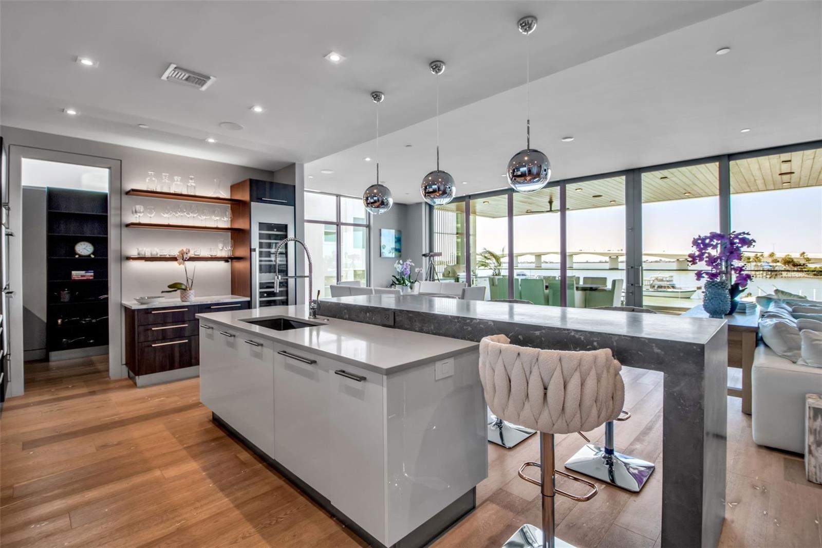 Image 25 of 70 For 188 Golden Gate Point 101