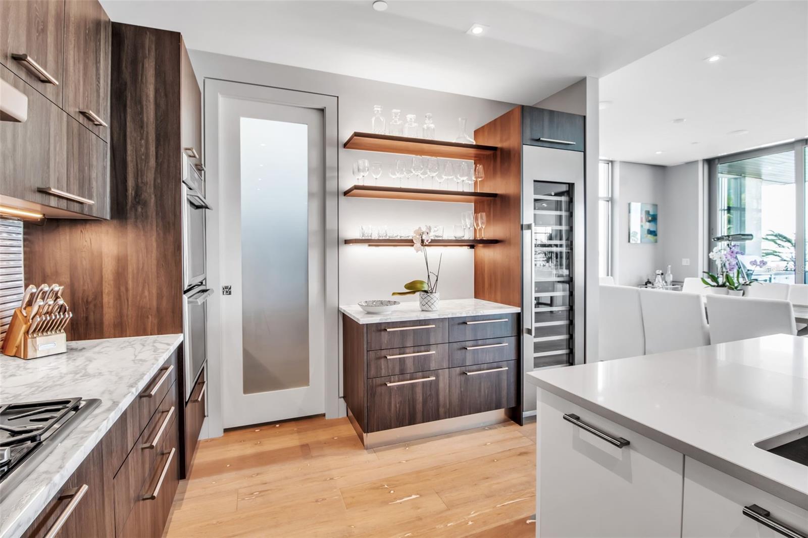 Image 29 of 70 For 188 Golden Gate Point 101