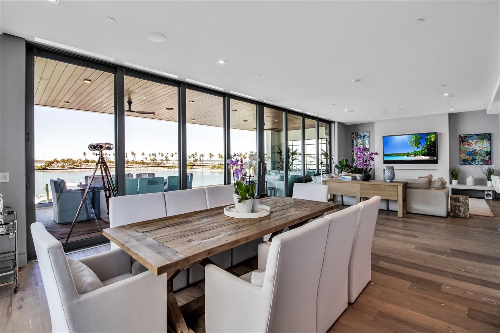 Image 35 of 70 For 188 Golden Gate Point 101