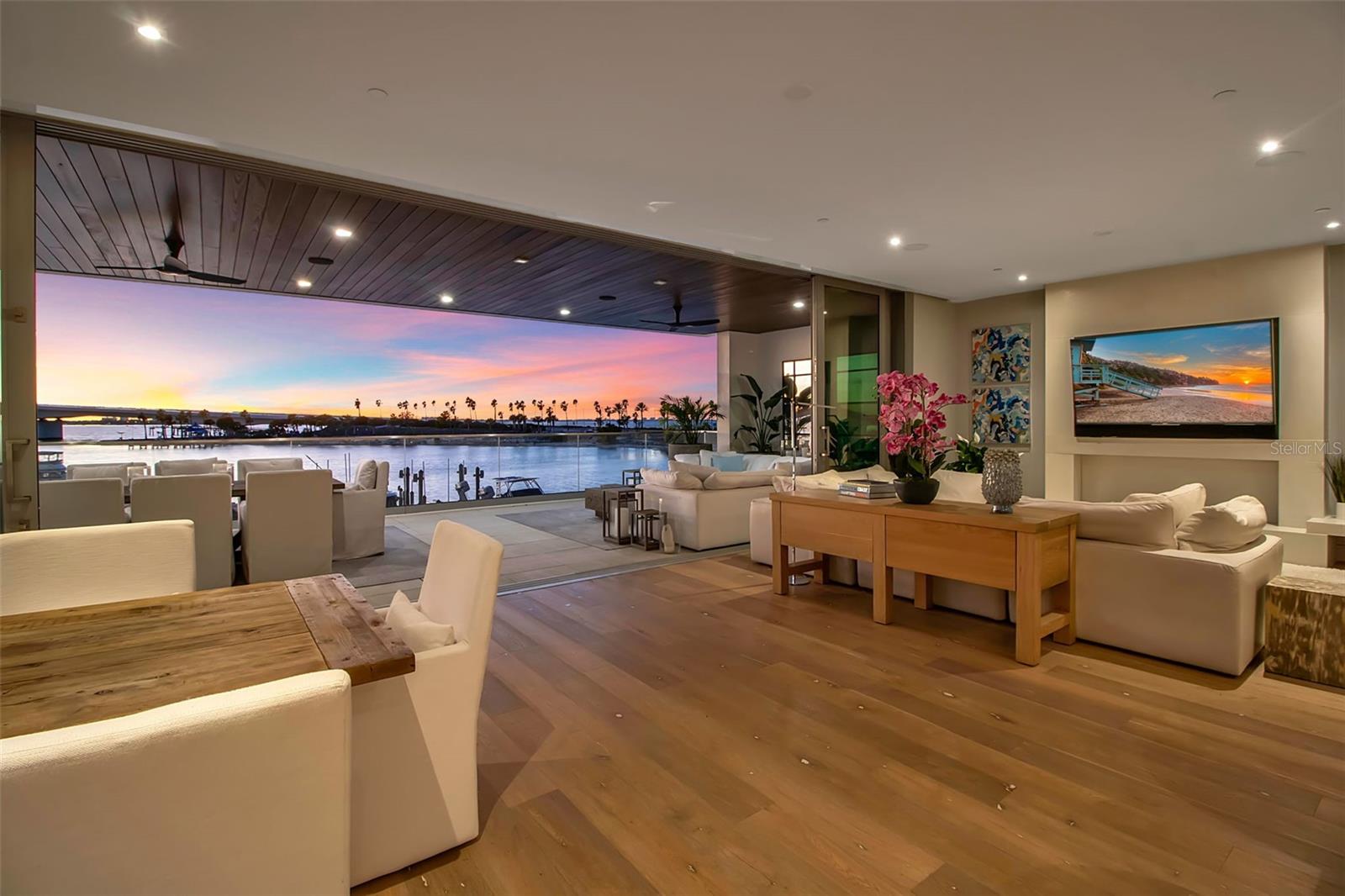 Image 40 of 70 For 188 Golden Gate Point 101