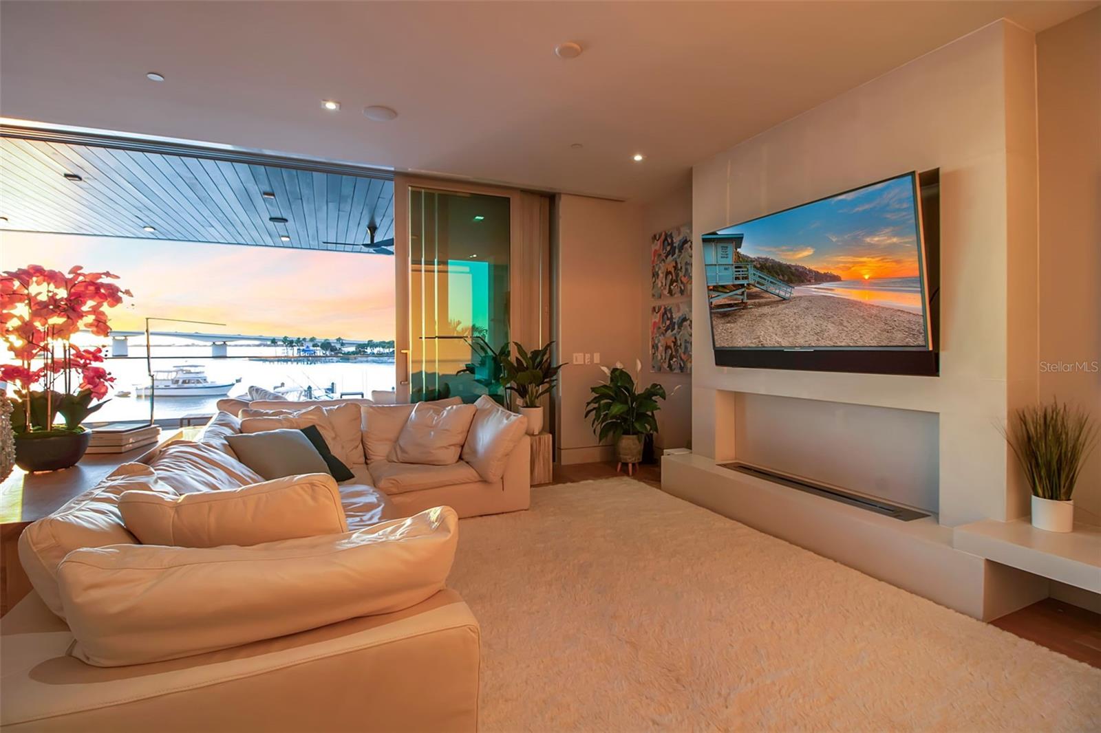 Image 43 of 70 For 188 Golden Gate Point 101