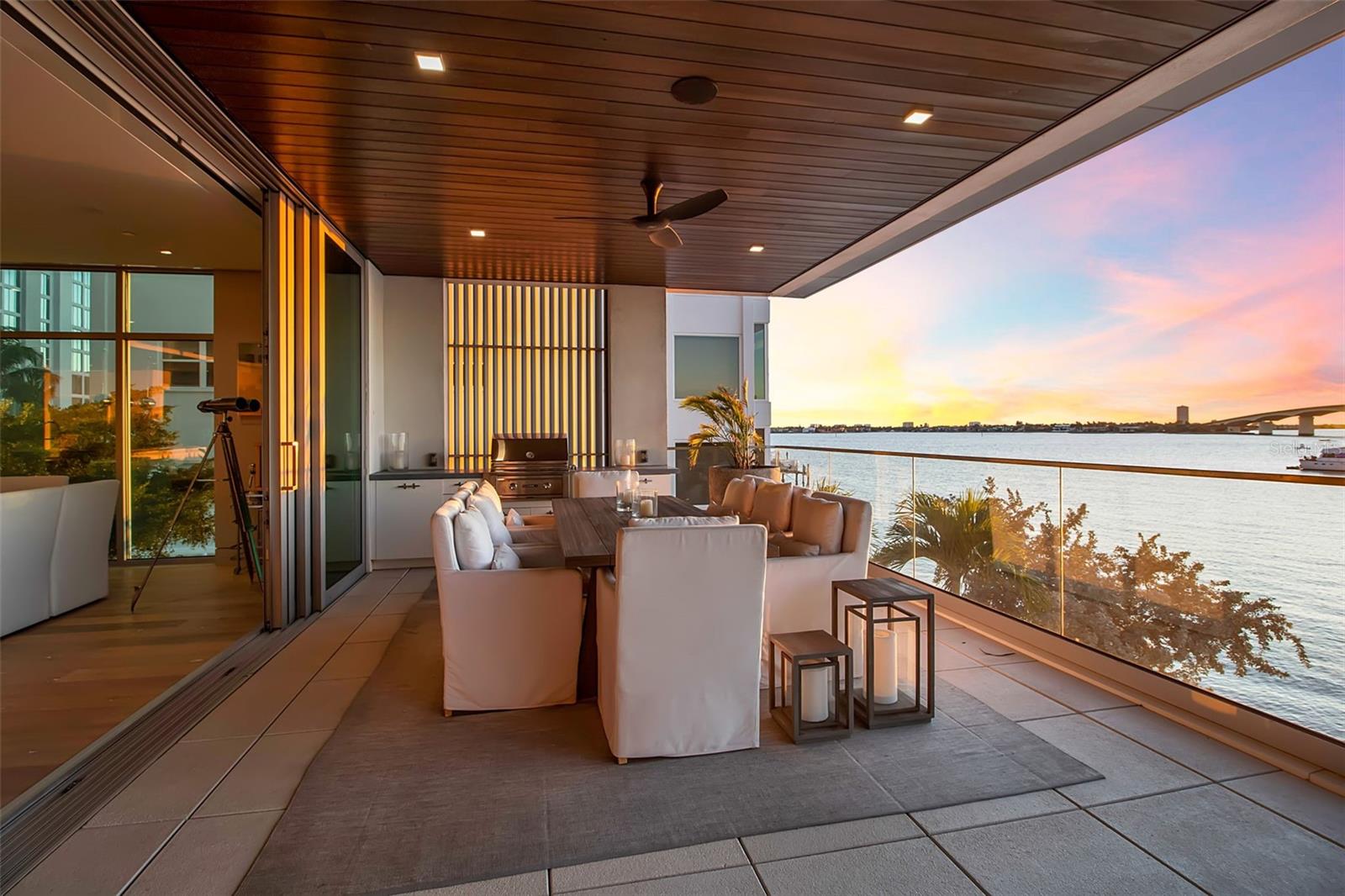 Image 47 of 70 For 188 Golden Gate Point 101