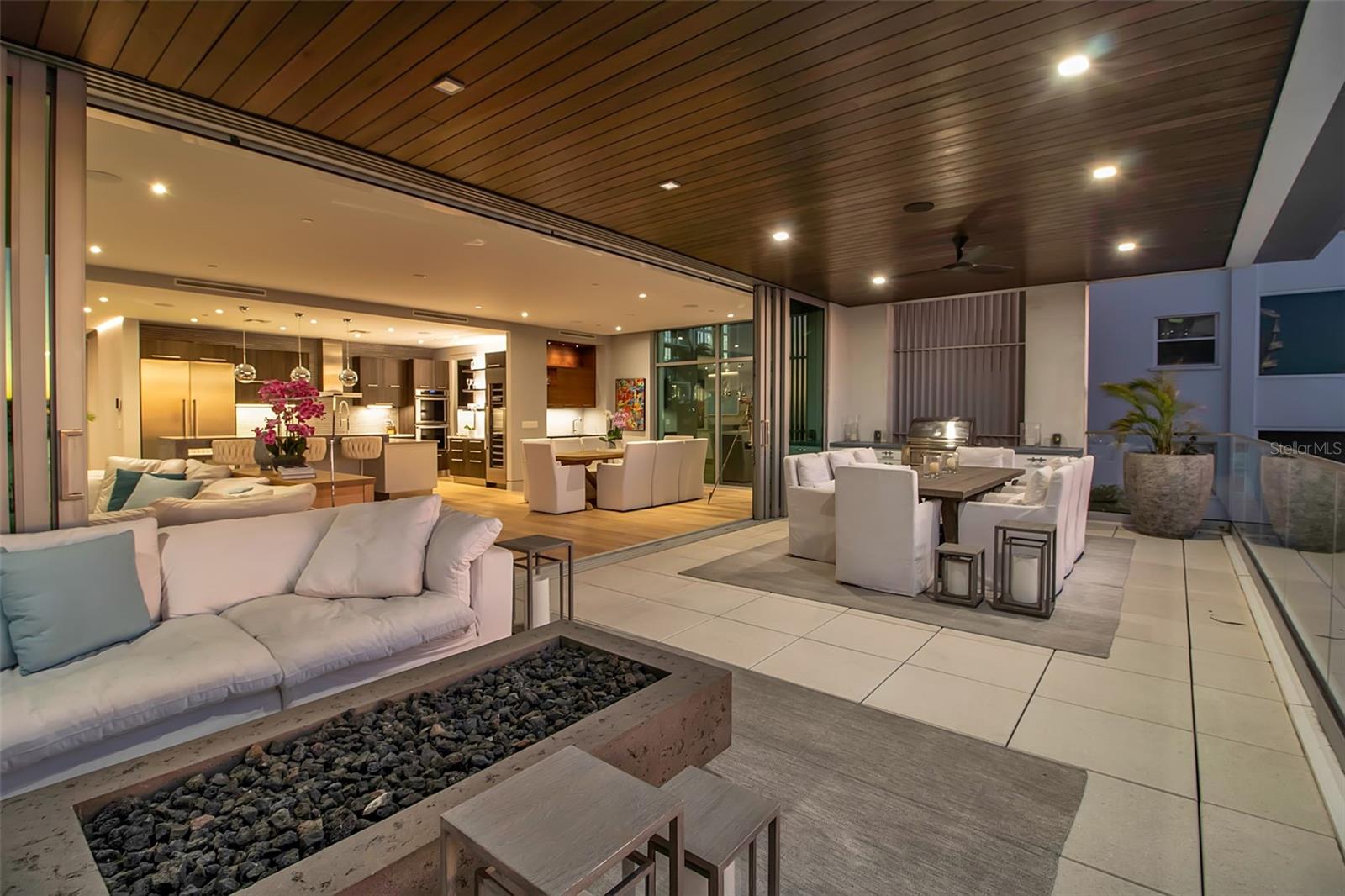 Image 52 of 70 For 188 Golden Gate Point 101