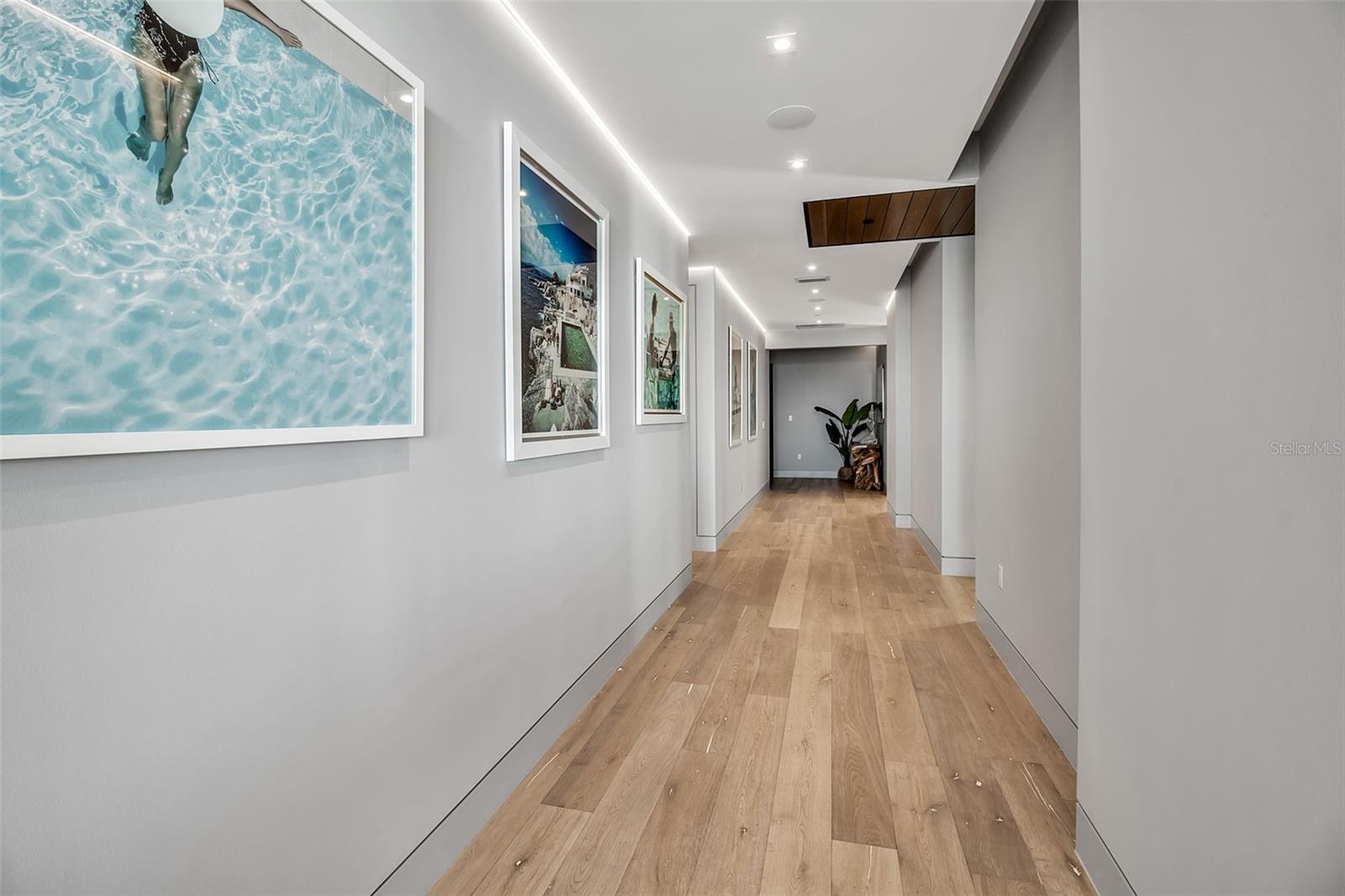 Image 6 of 70 For 188 Golden Gate Point 101