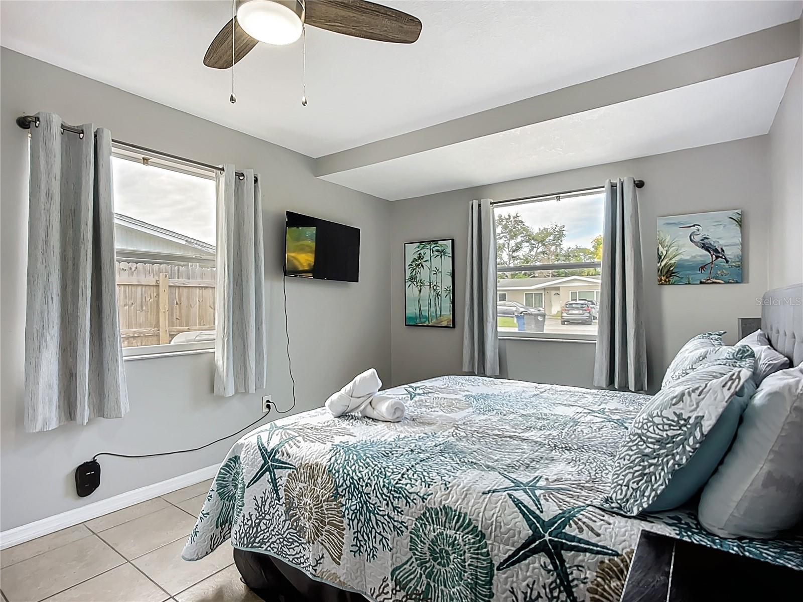 Listing photo id 9 for 5703 18 Street W