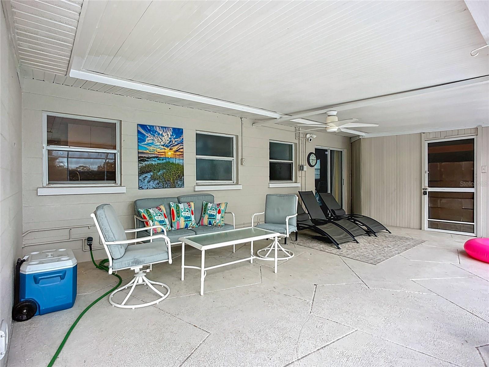 Listing photo id 20 for 5703 18 Street W