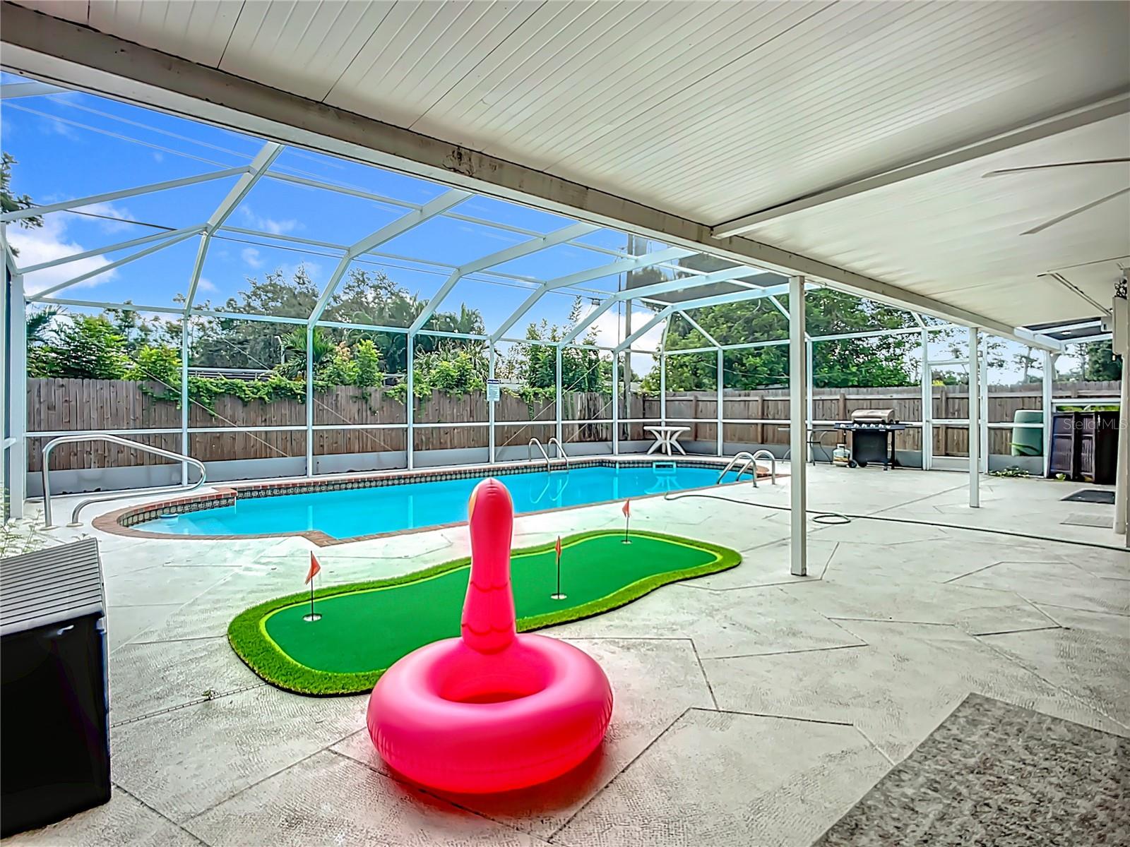 Listing photo id 21 for 5703 18 Street W