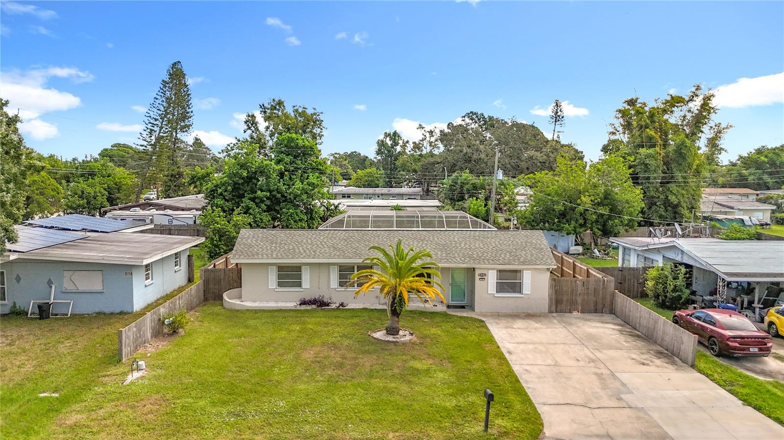 Listing photo id 32 for 5703 18 Street W