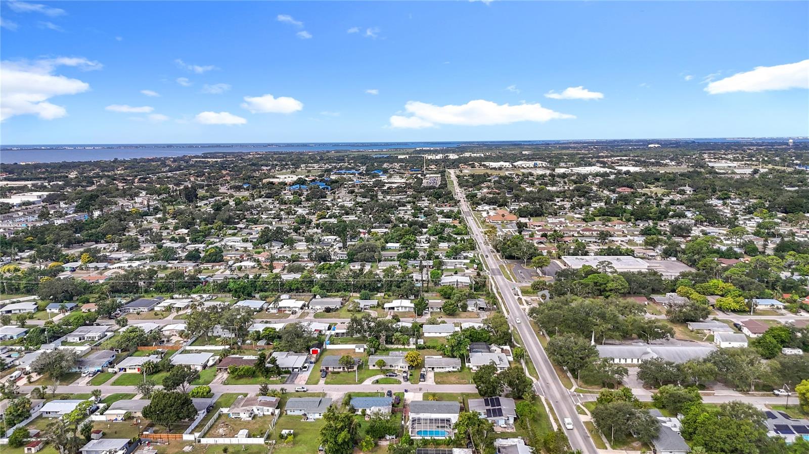 Listing photo id 35 for 5703 18 Street W