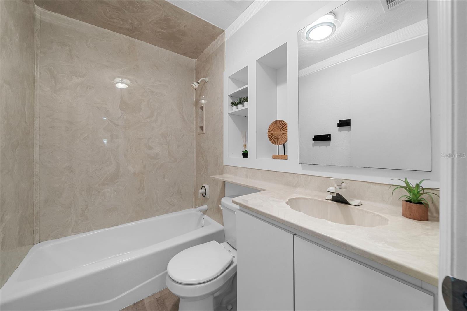 Image 35 of 62 For 1868 Riviera Circle