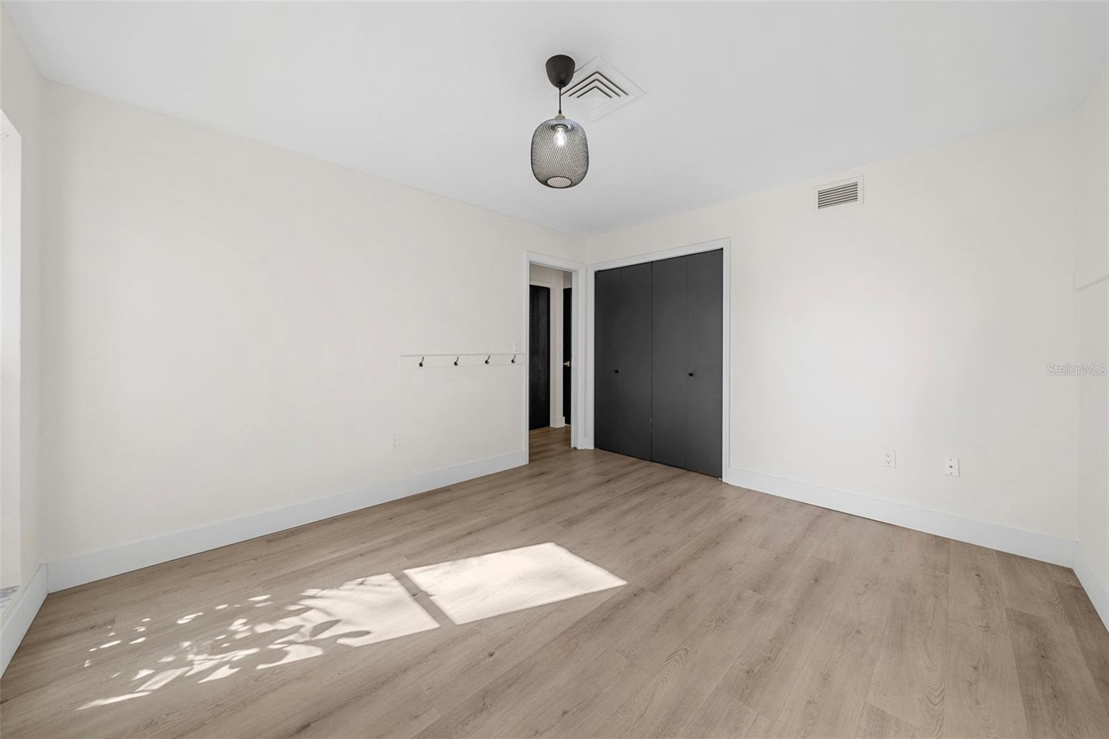 Image 39 of 62 For 1868 Riviera Circle