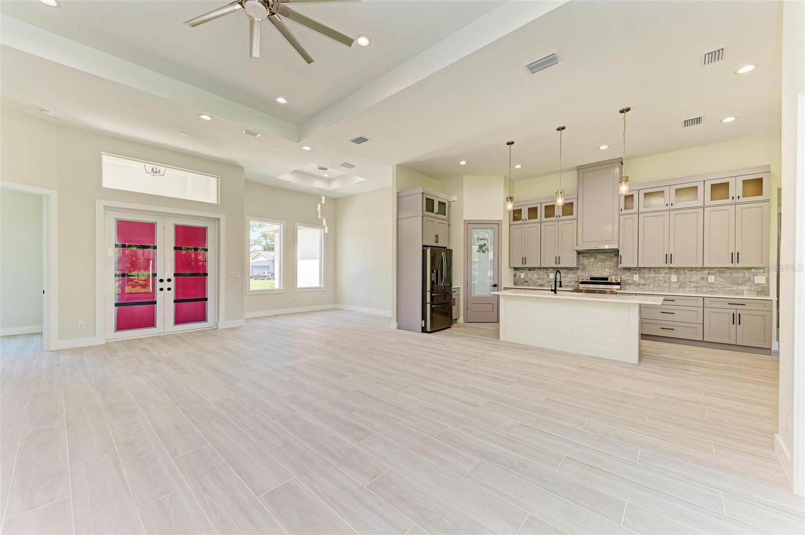 Image 17 of 66 For 3260 Abbotsford Street