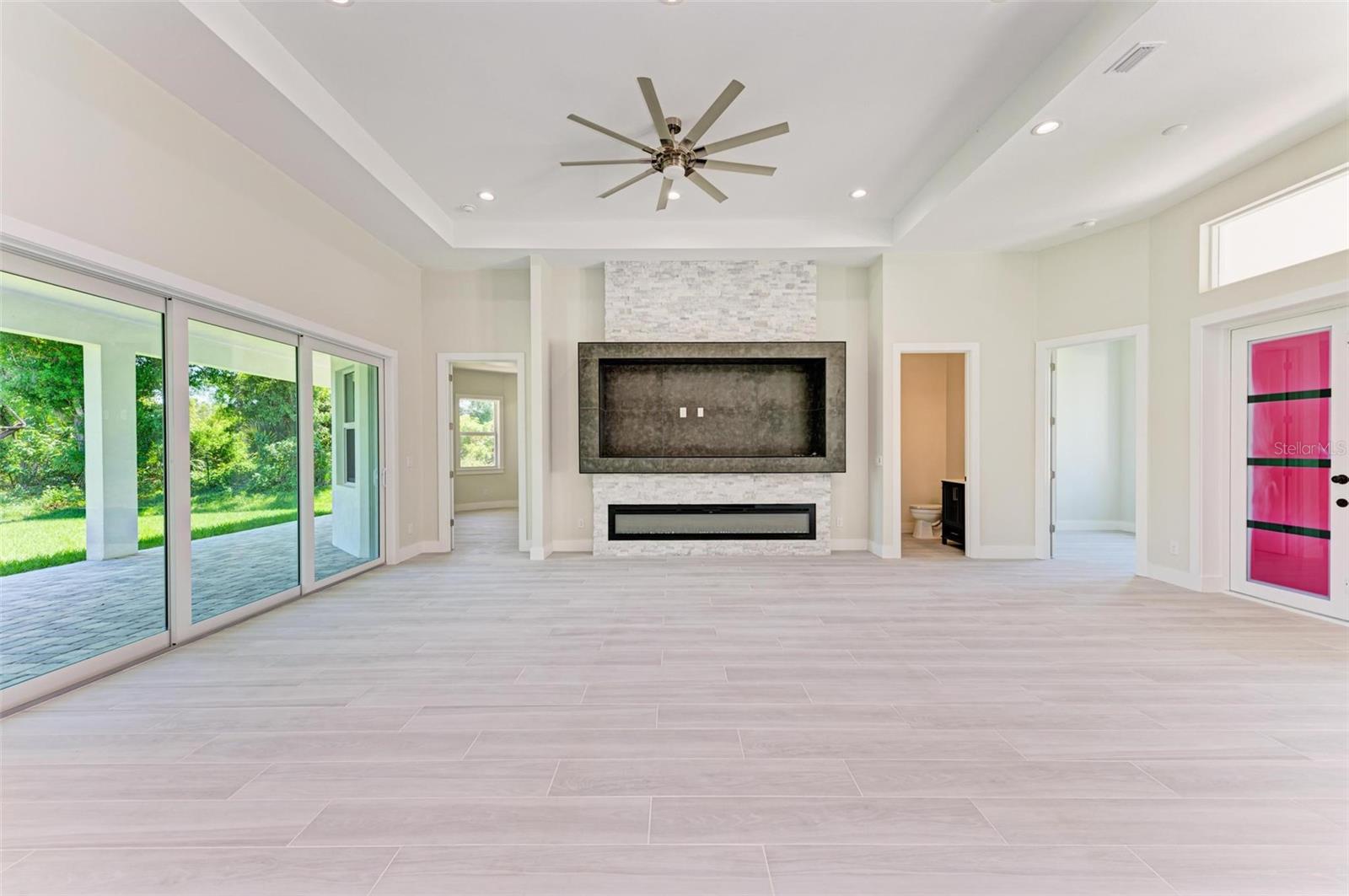 Image 21 of 66 For 3260 Abbotsford Street