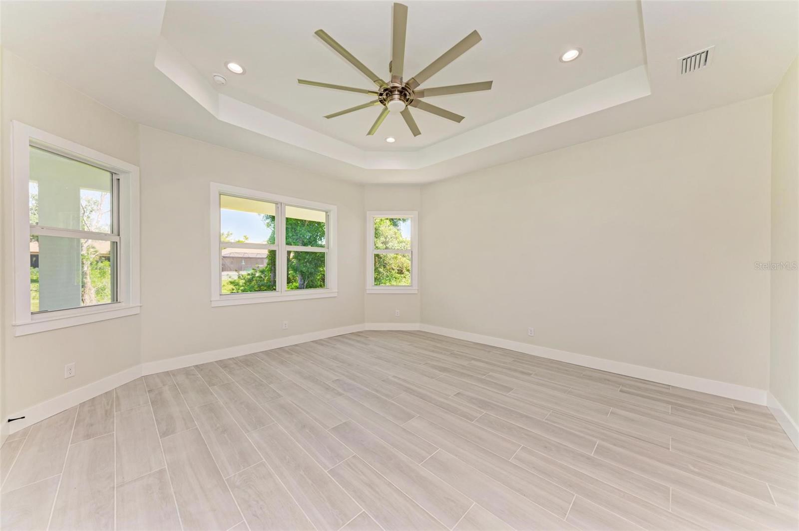 Image 35 of 66 For 3260 Abbotsford Street