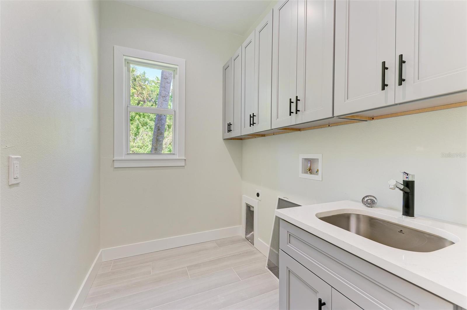 Image 54 of 66 For 3260 Abbotsford Street