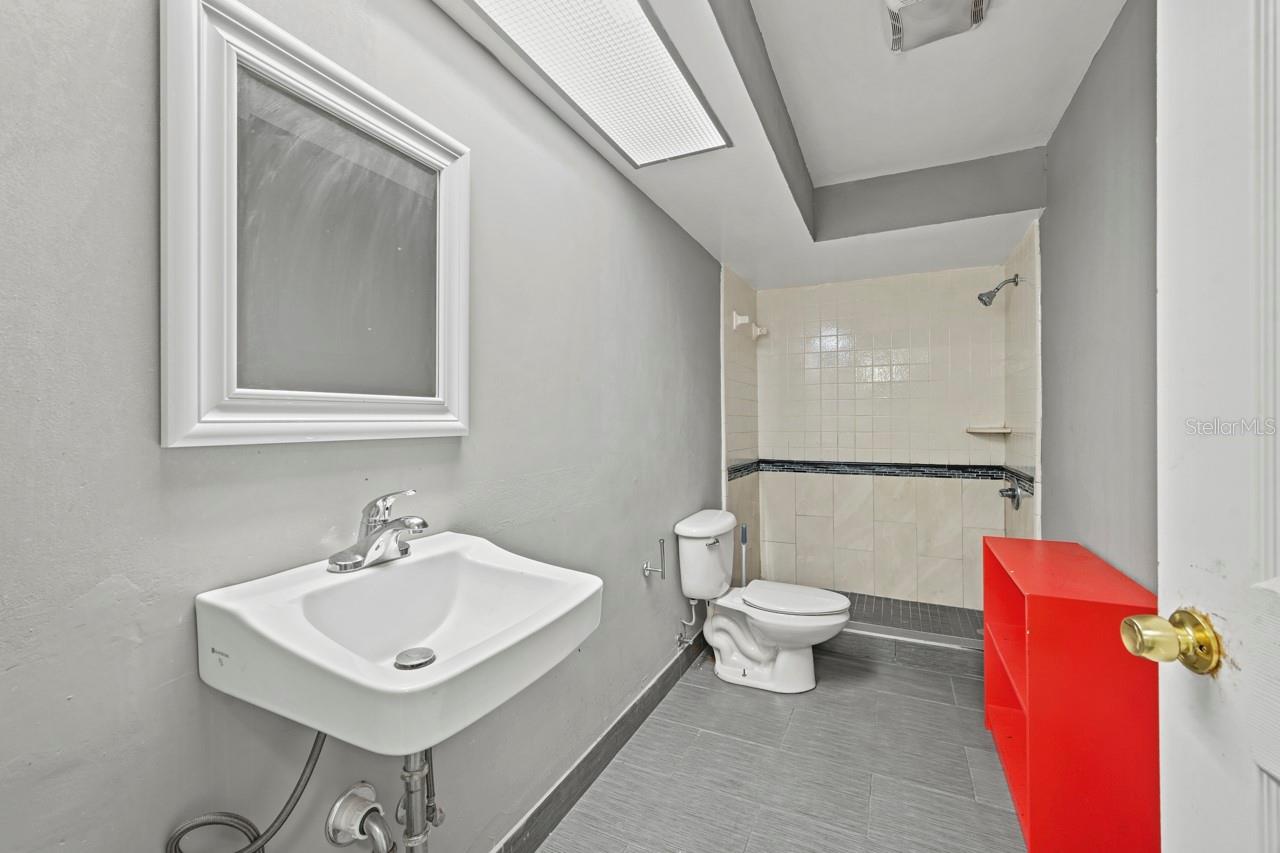 Image 11 of 34 For 101-105 Saint Andrews Boulevard