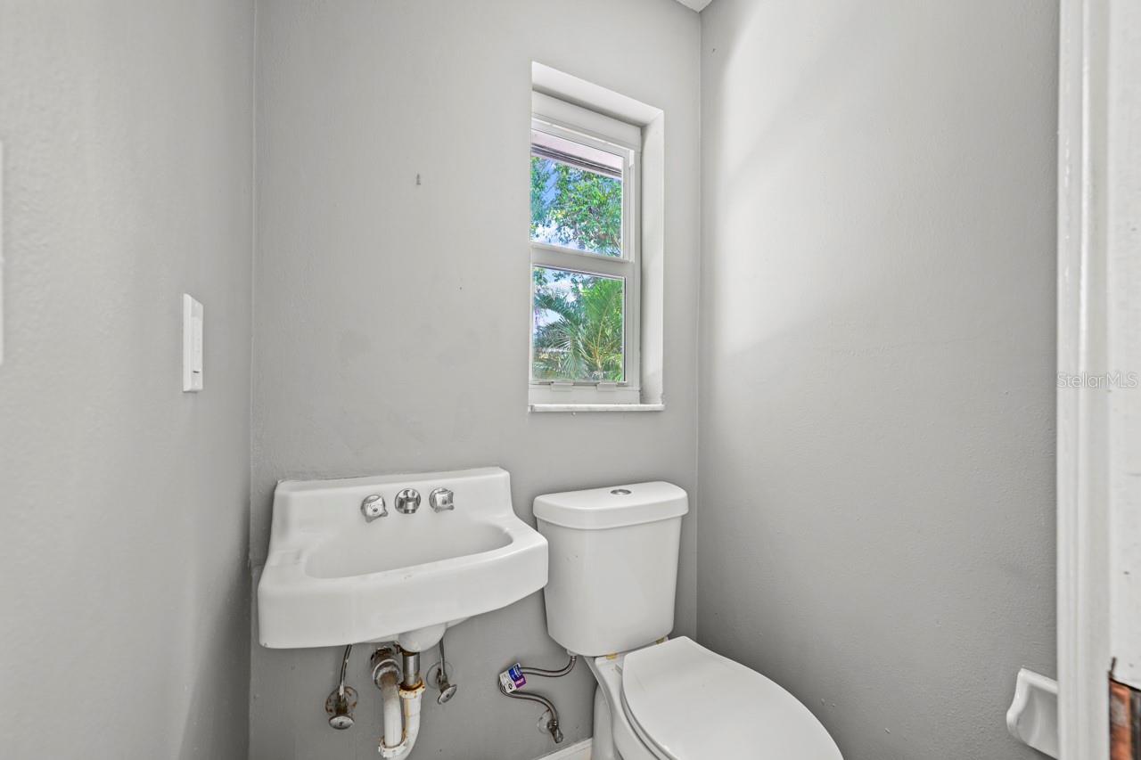 Image 19 of 34 For 101-105 Saint Andrews Boulevard