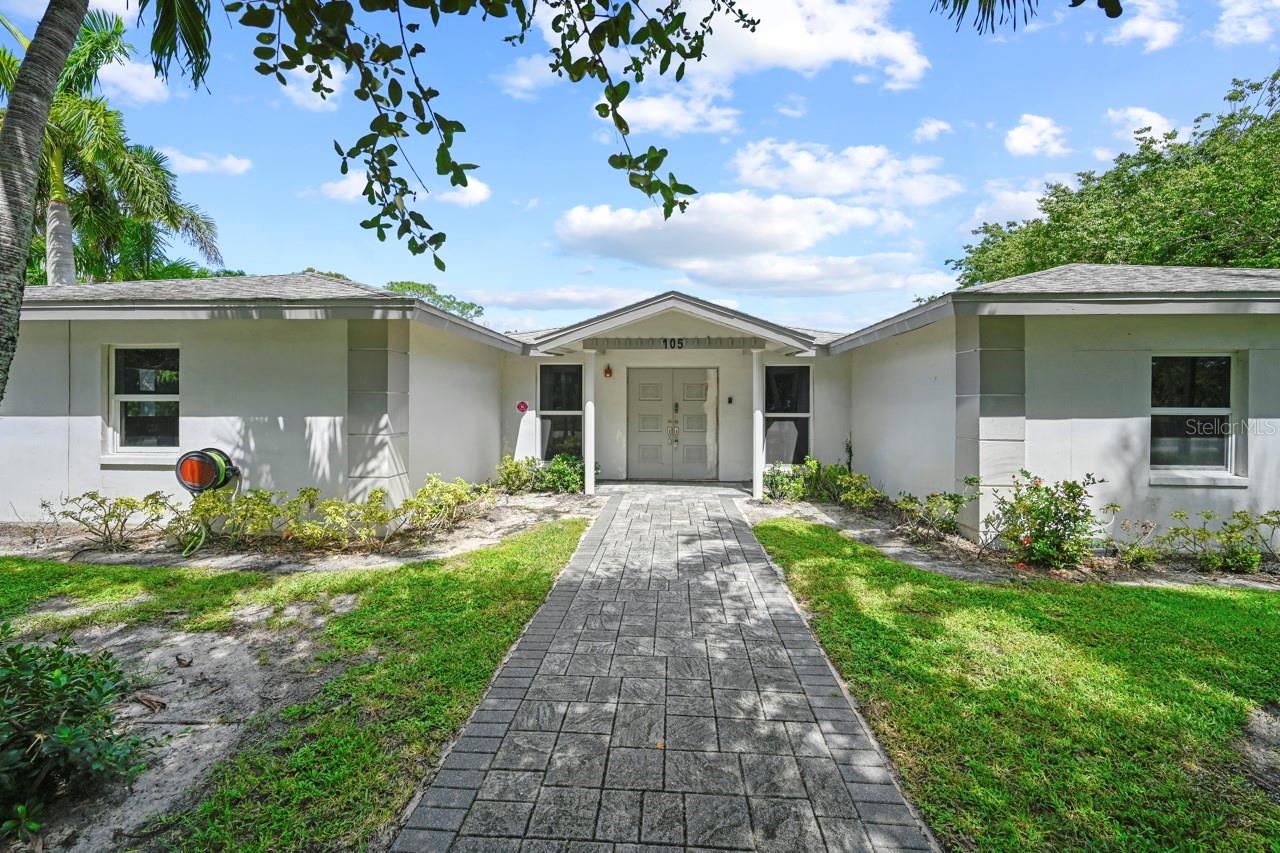 Image 3 of 34 For 101-105 Saint Andrews Boulevard