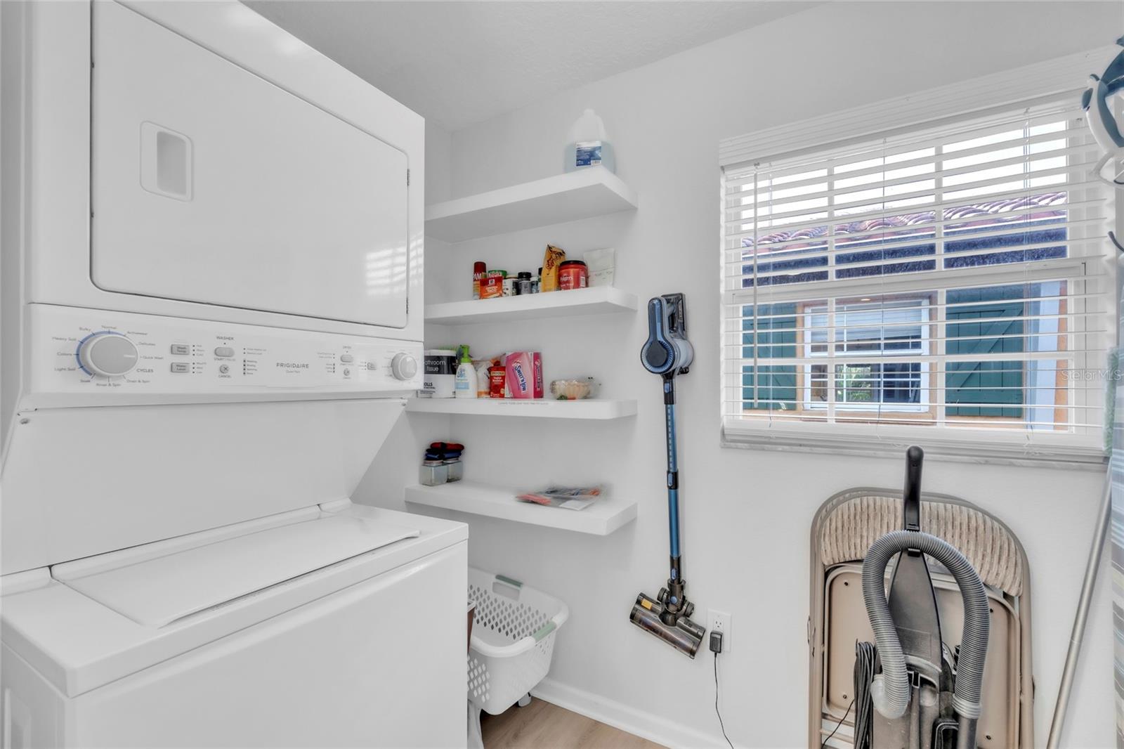 Image 10 of 39 For 517 42nd Street