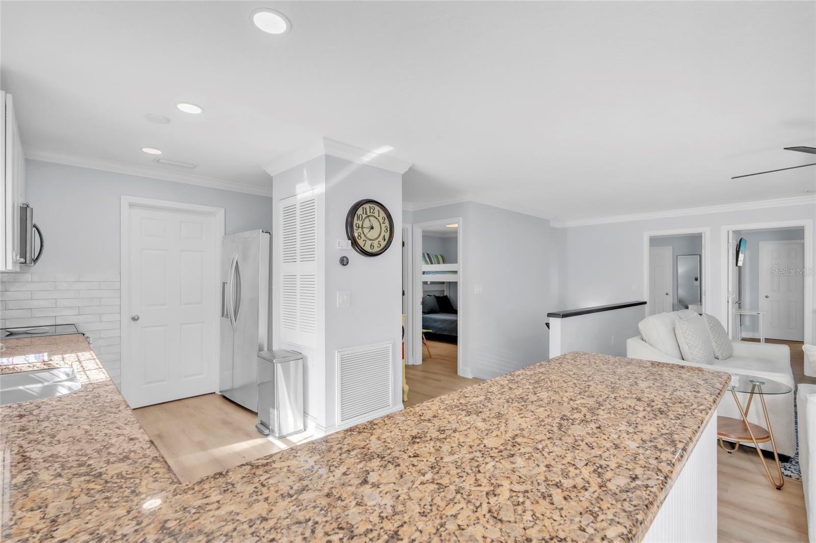 Image 7 of 39 For 517 42nd Street