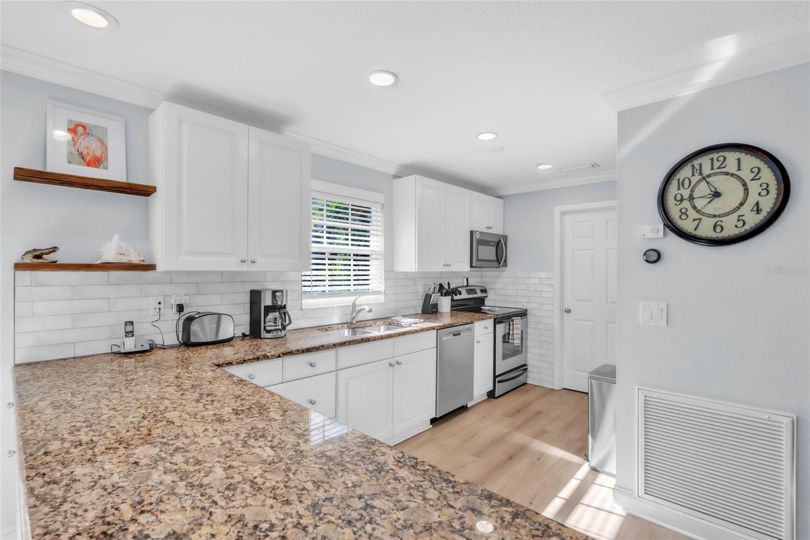 Image 8 of 39 For 517 42nd Street