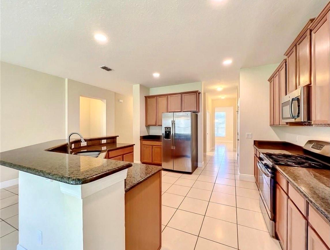 Image 7 of 21 For 14517 Black Lake Preserve Street