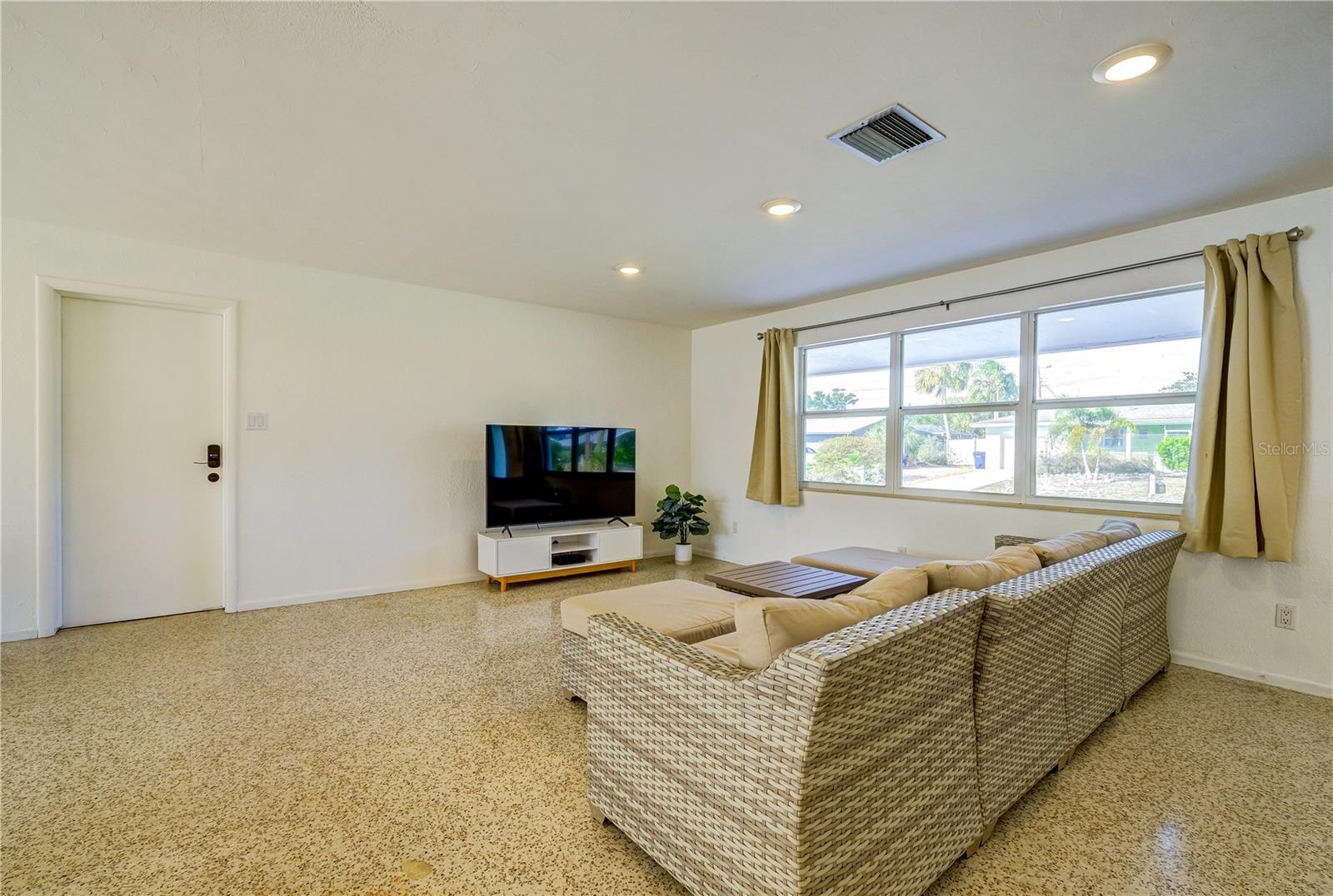 Image 6 of 40 For 3024 Rose Street