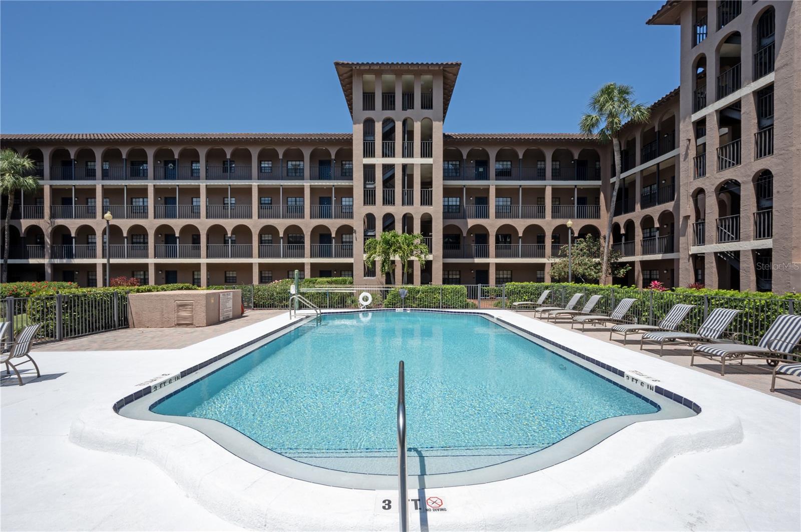 Image 23 of 25 For 6100 Gulfport Boulevard S 117