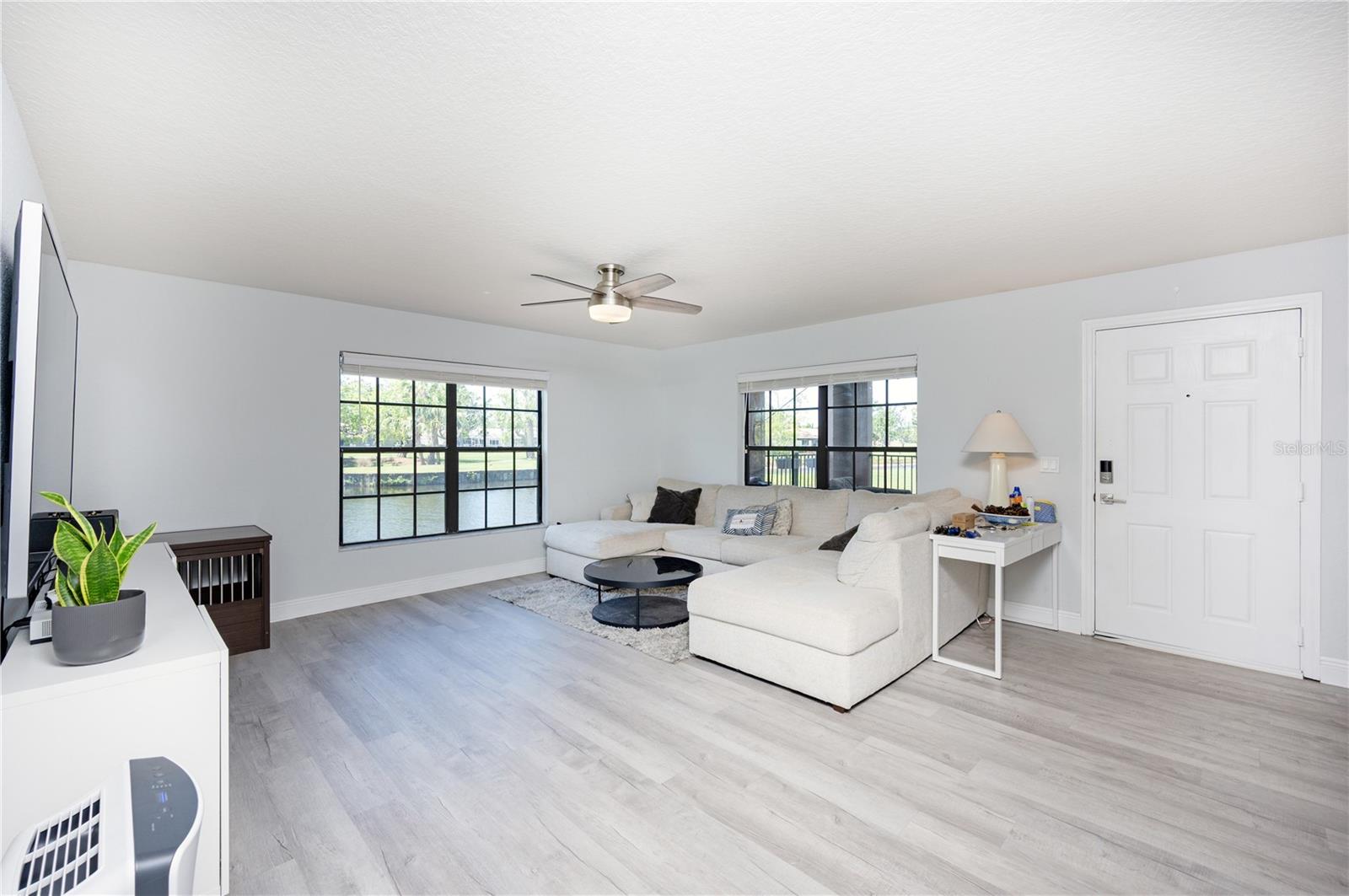 Image 7 of 25 For 6100 Gulfport Boulevard S 117