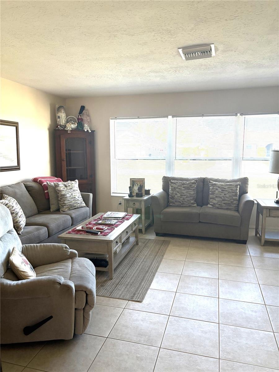 Image 11 of 25 For 124 Matisse Circle W