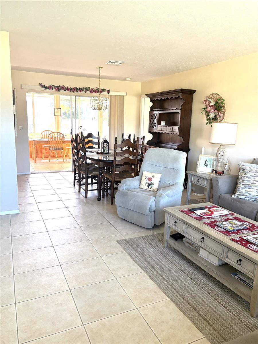 Image 13 of 25 For 124 Matisse Circle W