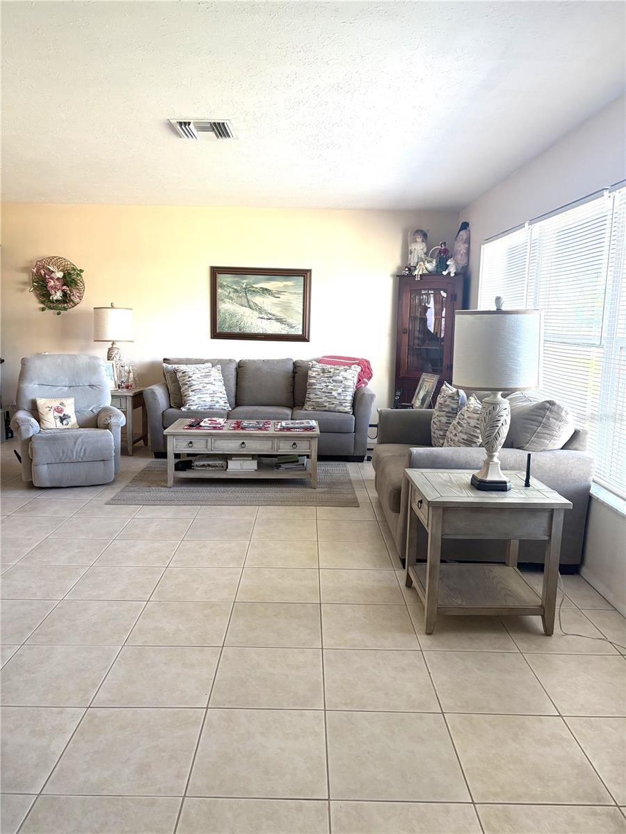 Image 15 of 25 For 124 Matisse Circle W