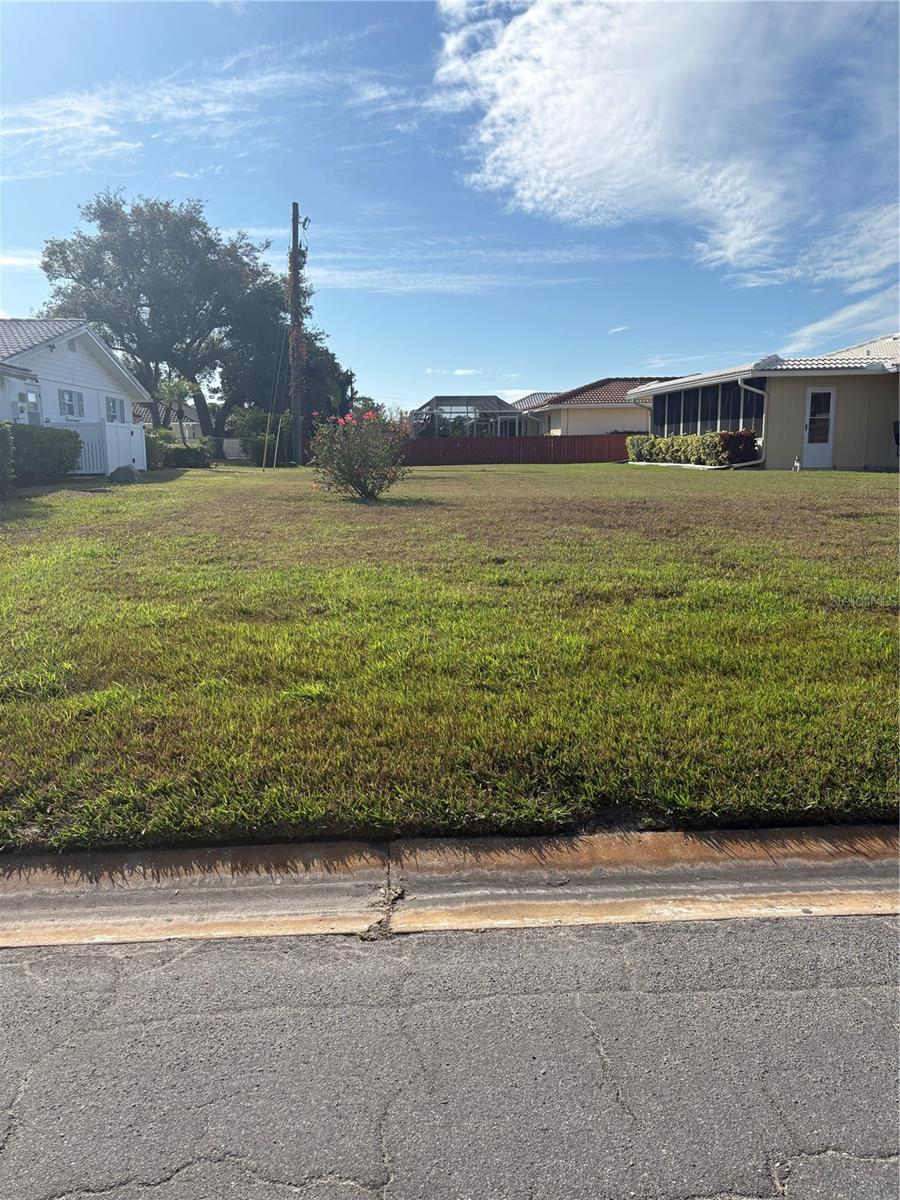 Image 7 of 25 For 124 Matisse Circle W