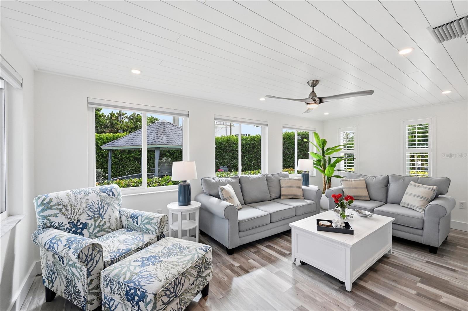 Image 11 of 47 For 912 Shore Drive