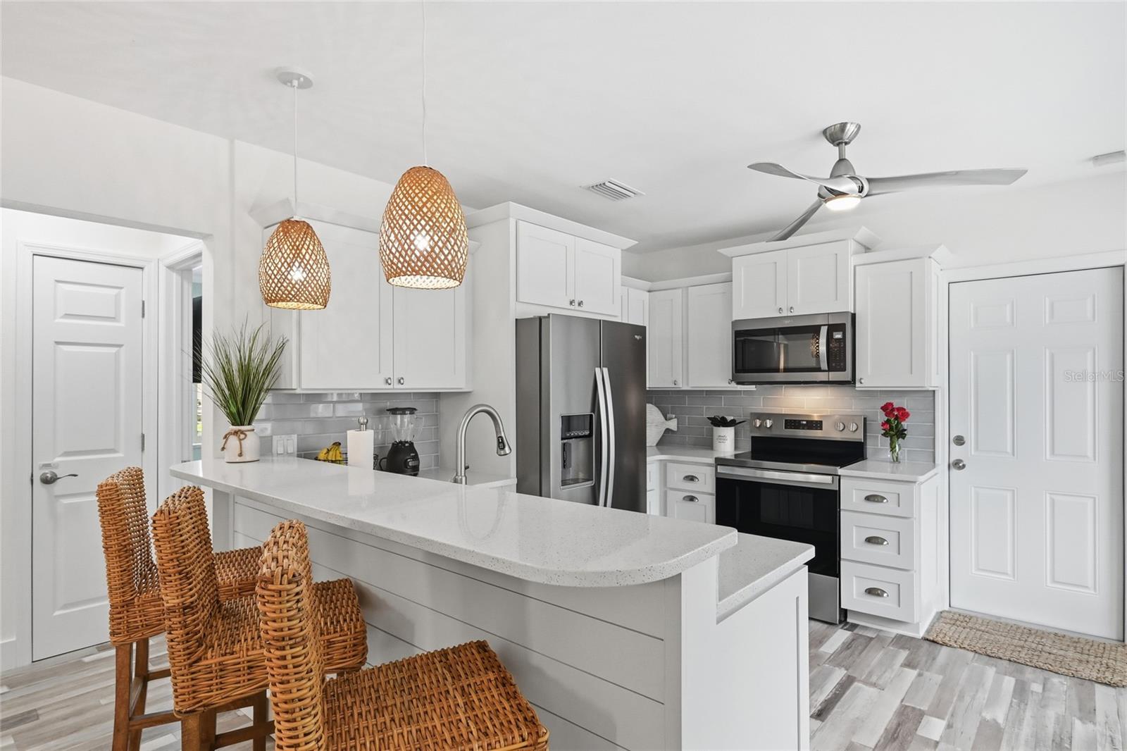 Image 24 of 47 For 912 Shore Drive