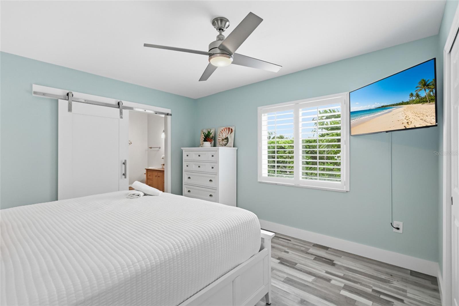 Image 26 of 47 For 912 Shore Drive