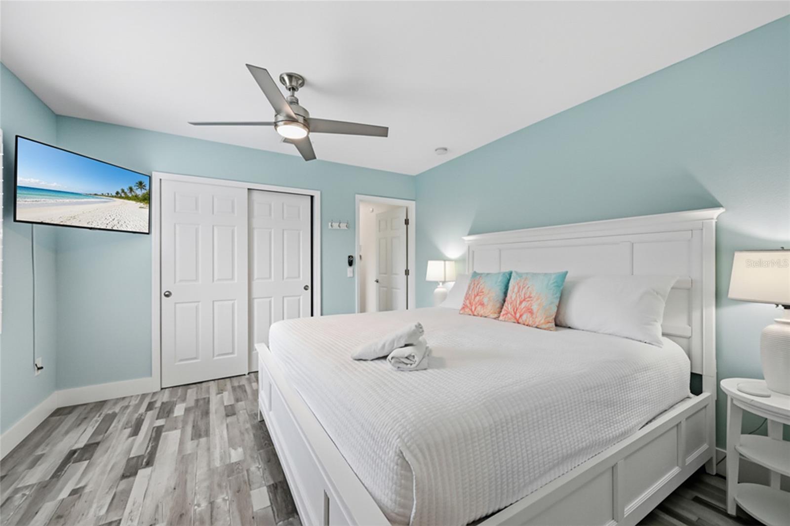 Image 27 of 47 For 912 Shore Drive