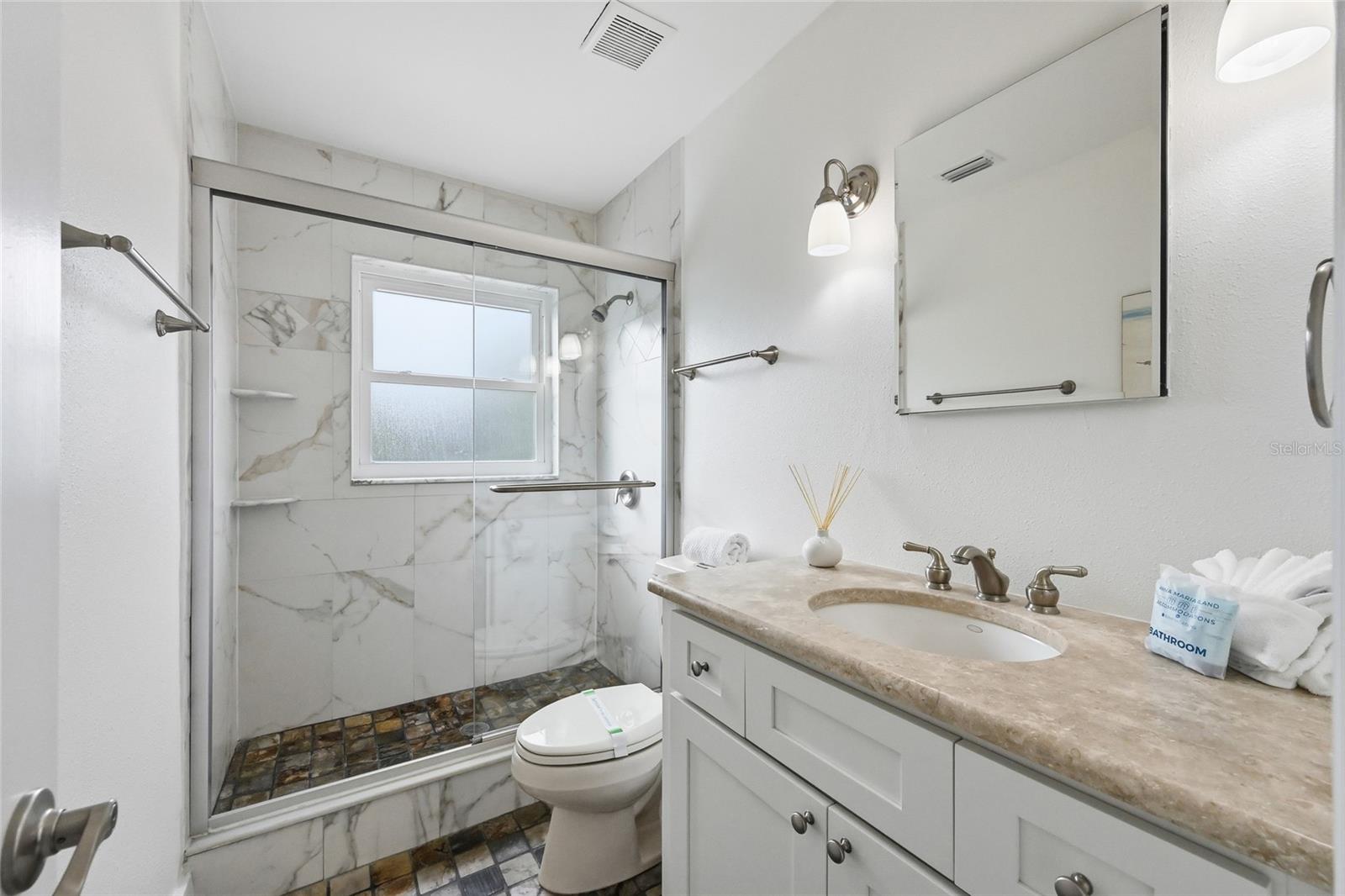 Image 33 of 47 For 912 Shore Drive