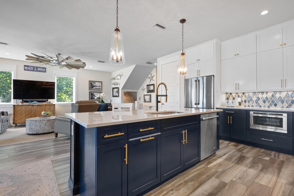 Image 16 of 83 For 915 Shore Drive