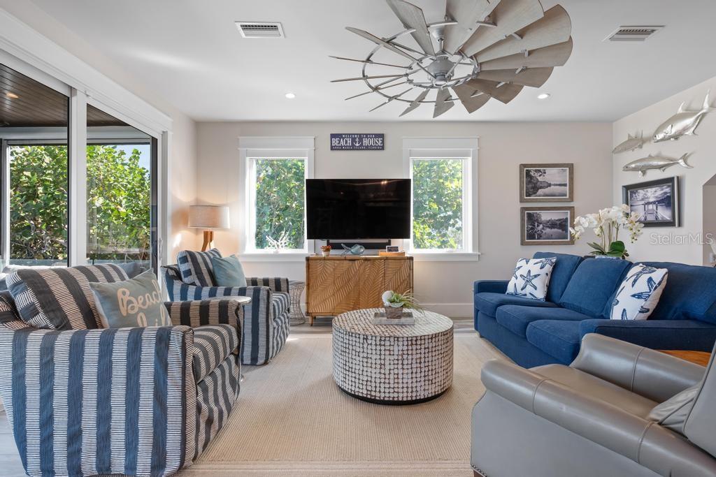 Image 22 of 83 For 915 Shore Drive