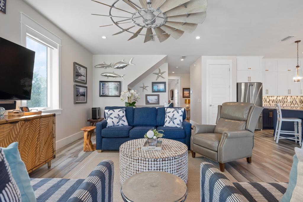 Image 25 of 83 For 915 Shore Drive