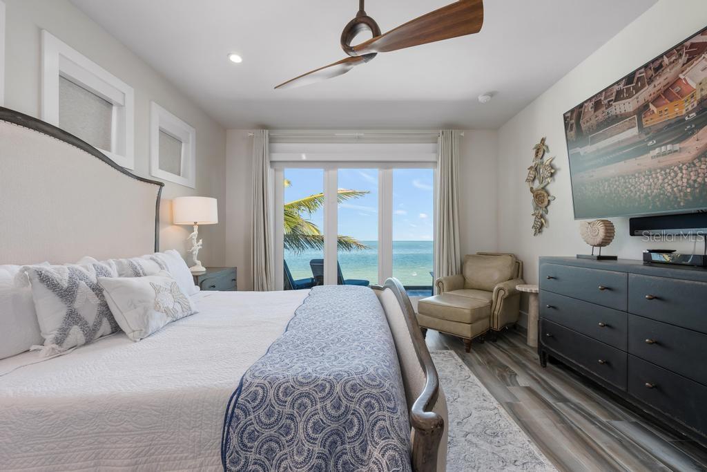 Image 28 of 83 For 915 Shore Drive