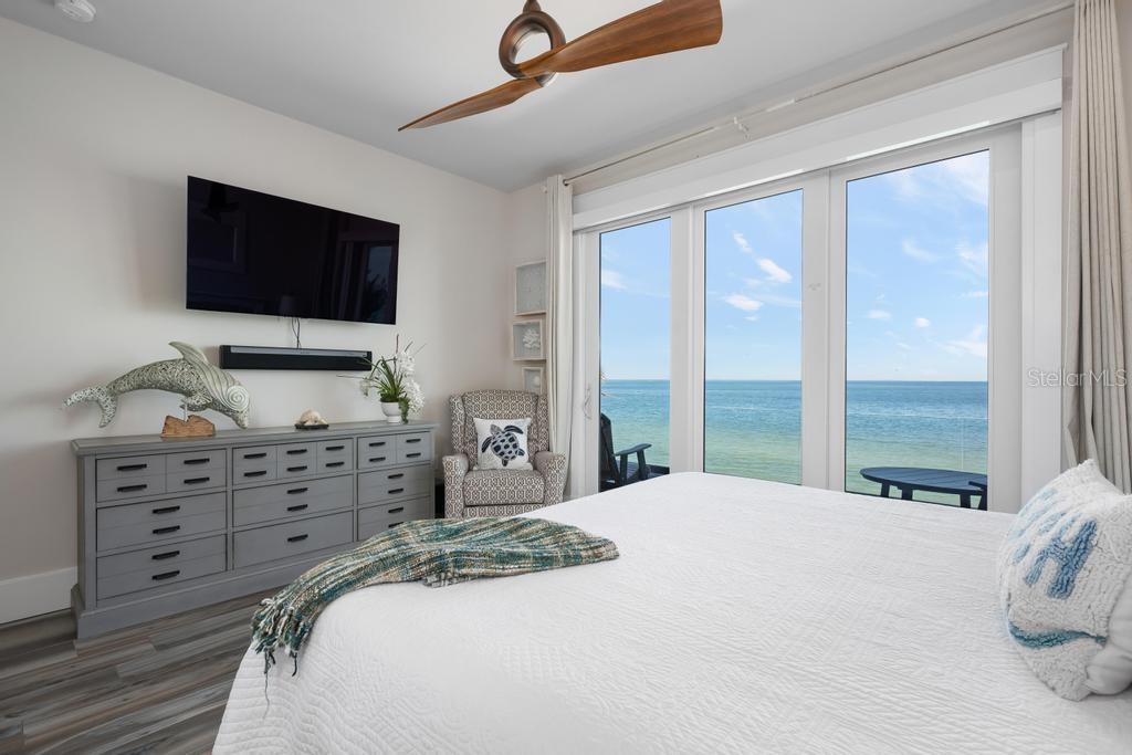 Image 35 of 83 For 915 Shore Drive