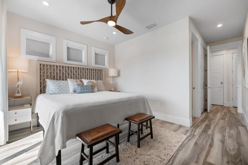 Image 44 of 83 For 915 Shore Drive