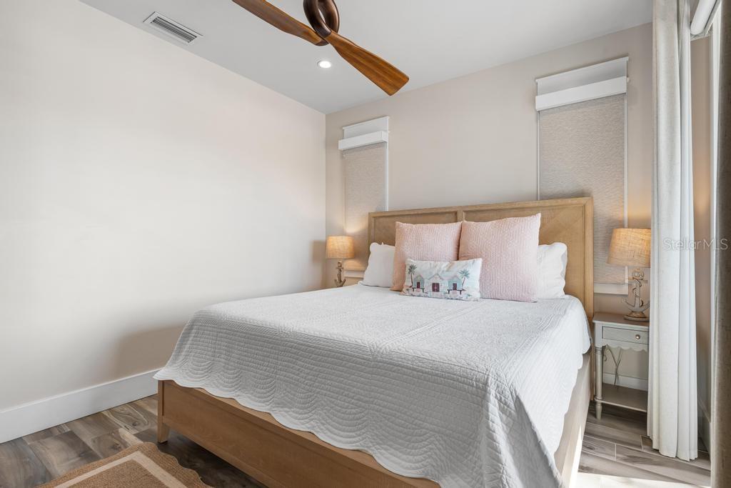 Image 48 of 83 For 915 Shore Drive