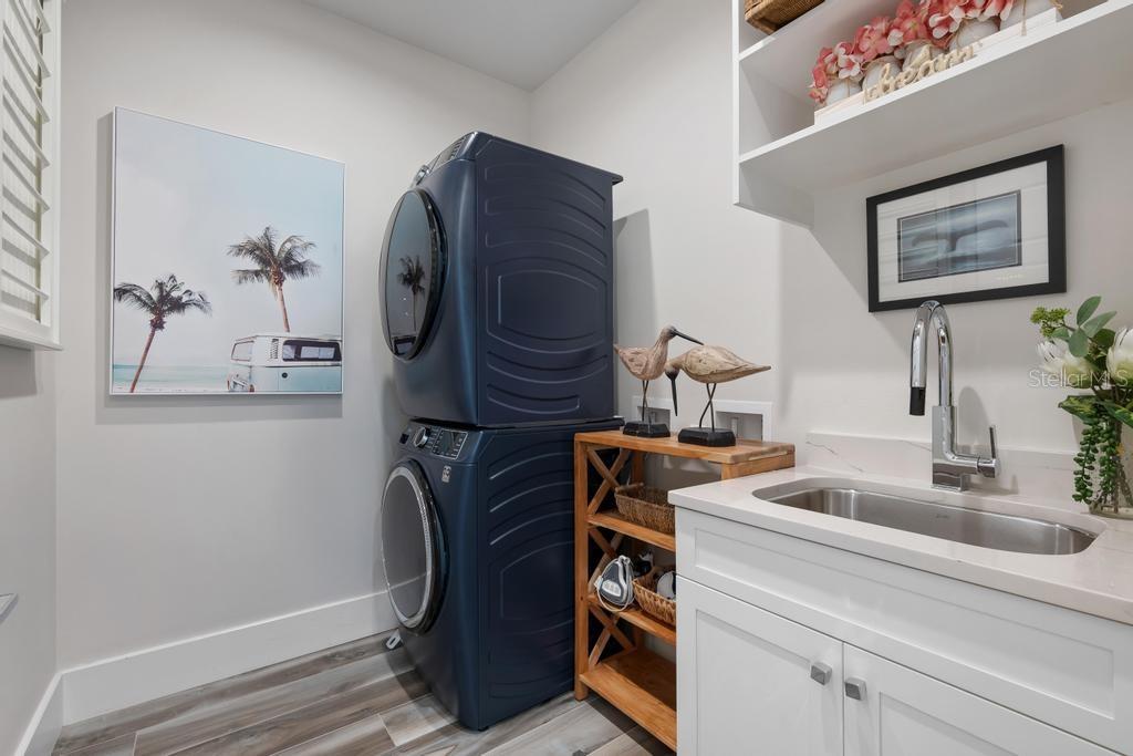 Image 50 of 83 For 915 Shore Drive