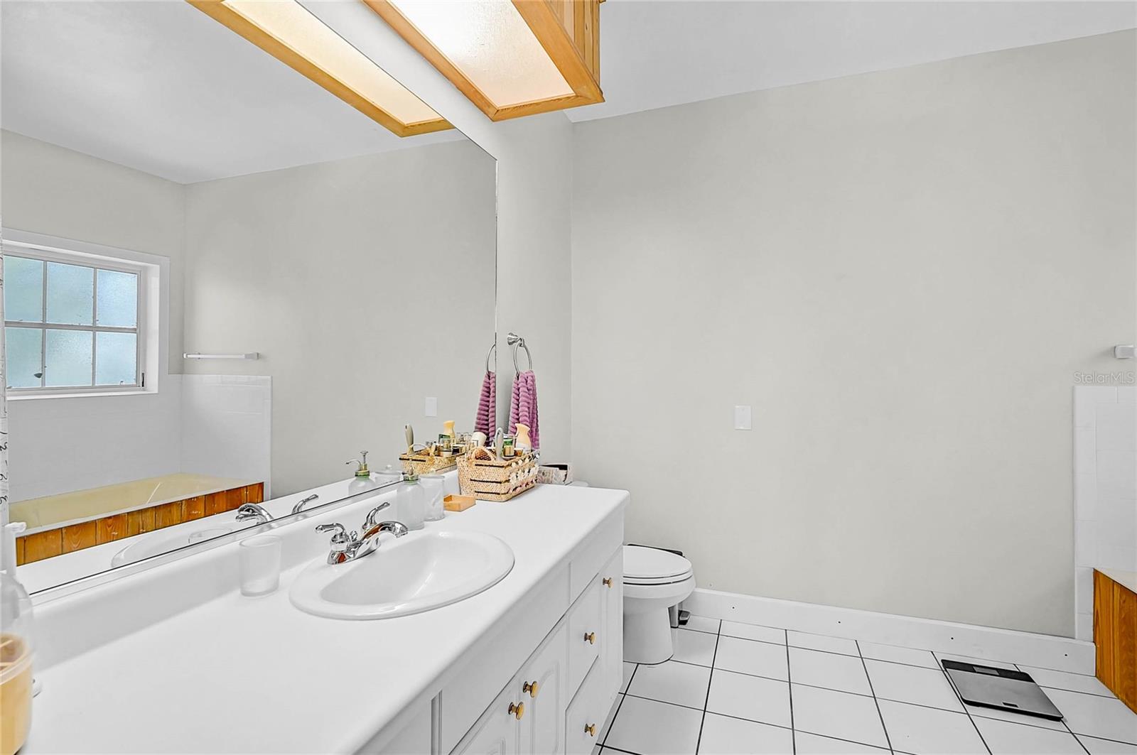 Image 19 of 51 For 678 Faith Avenue