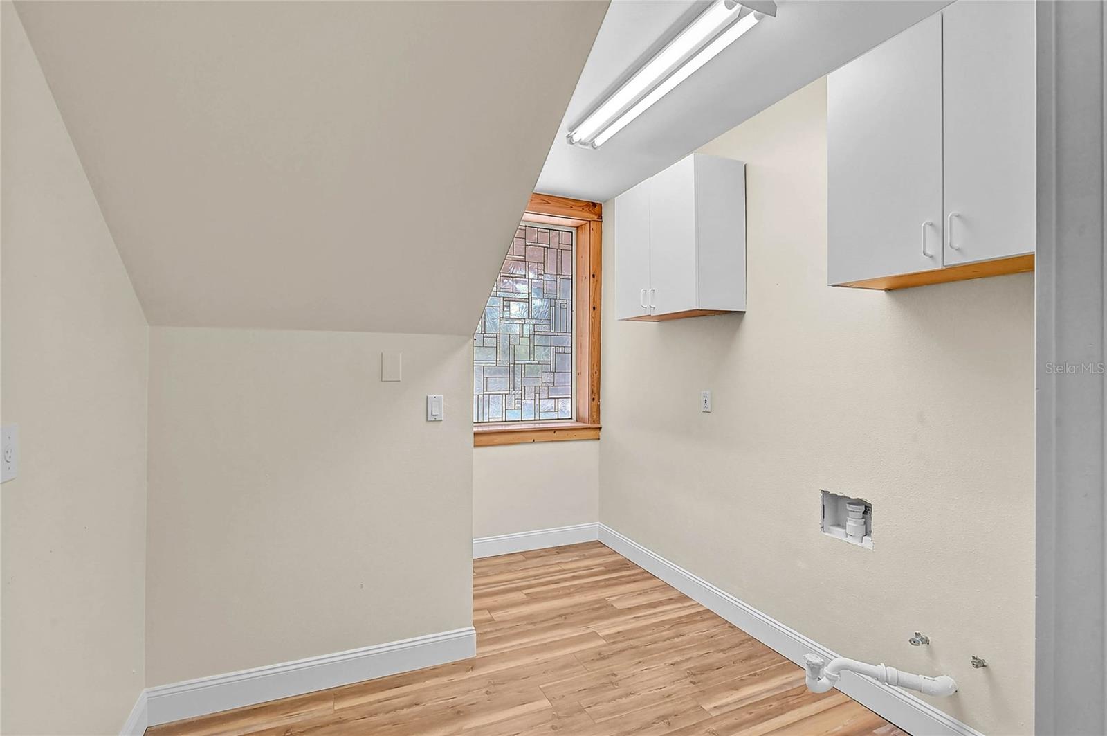 Image 26 of 51 For 678 Faith Avenue