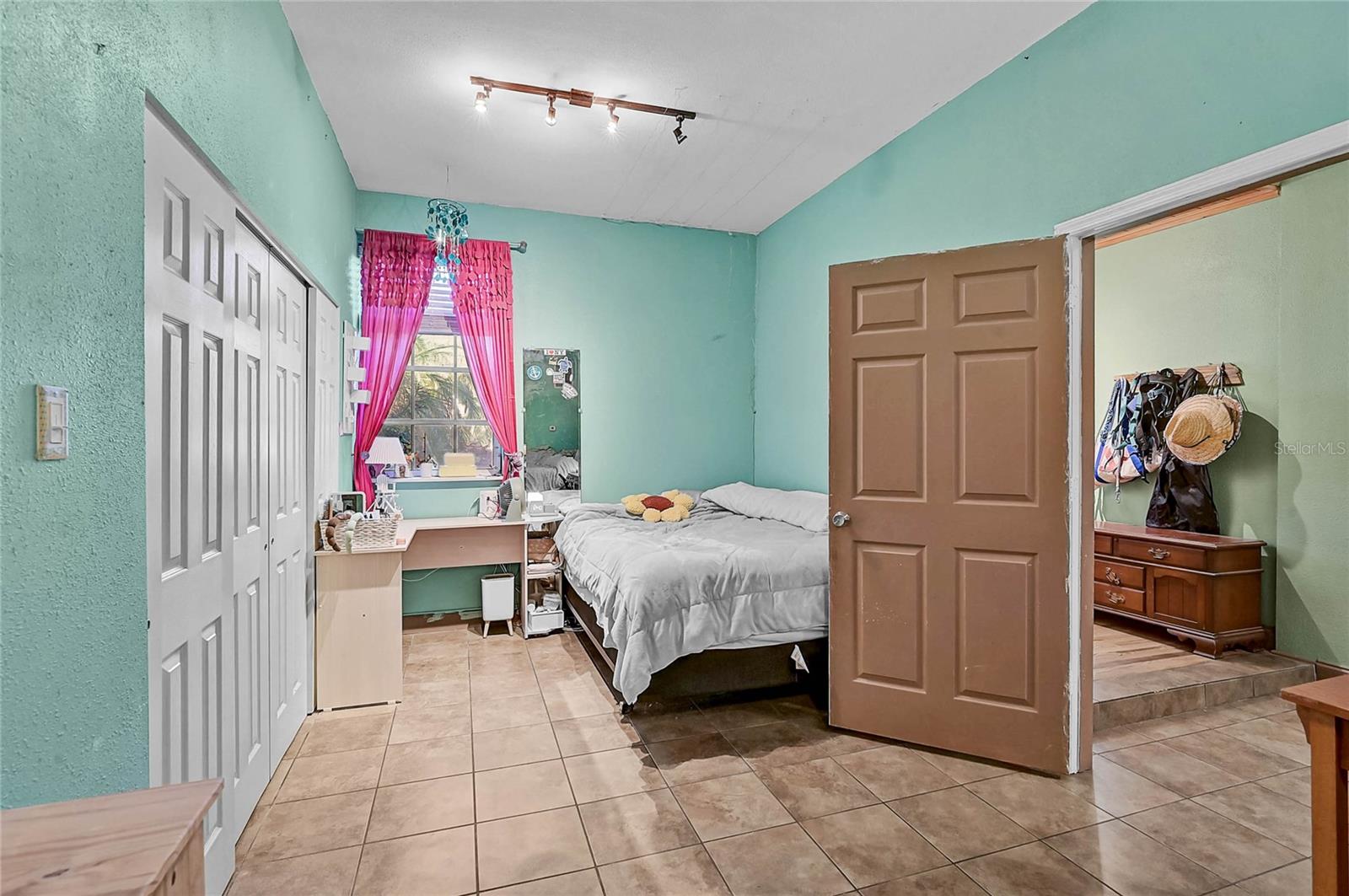 Image 27 of 51 For 678 Faith Avenue